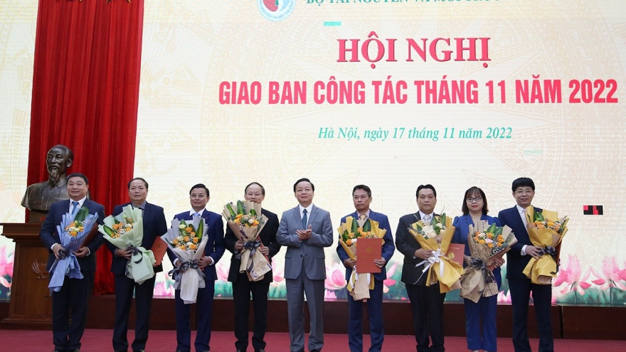 Bộ Tài nguyên - Môi trường điều động, bổ nhiệm 8 lãnh đạo cục và vụ